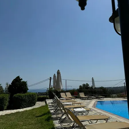 Oneira Holiday home *